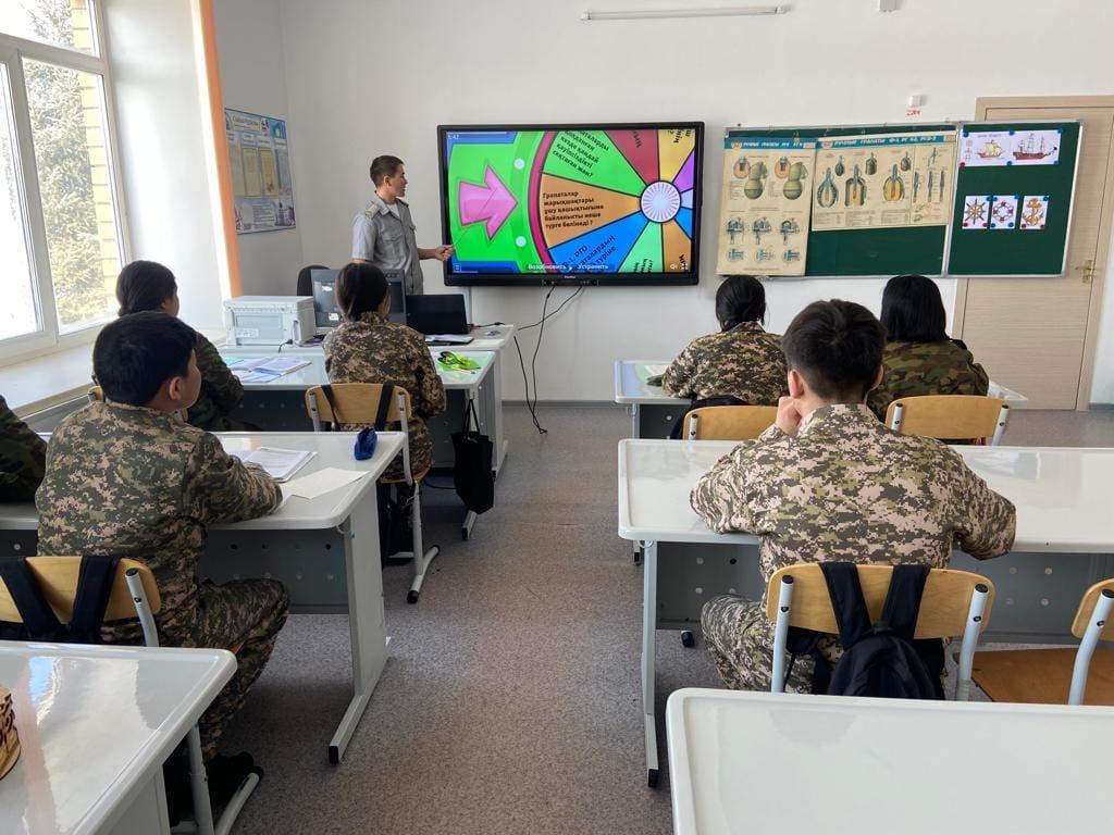 Жарықшақты қол гранаталары.